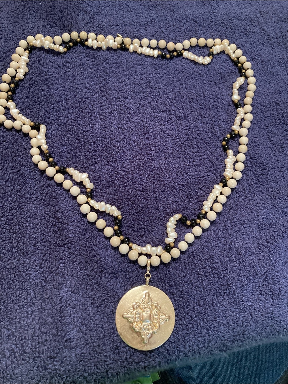 Bead Pendant Necklace Set- White/Black